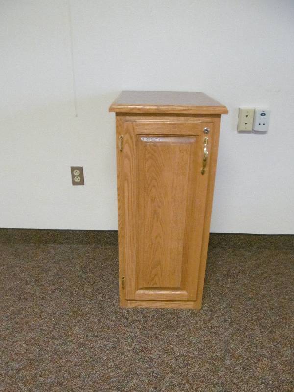 lot 734 image: Rm 5-Floor Cabinet