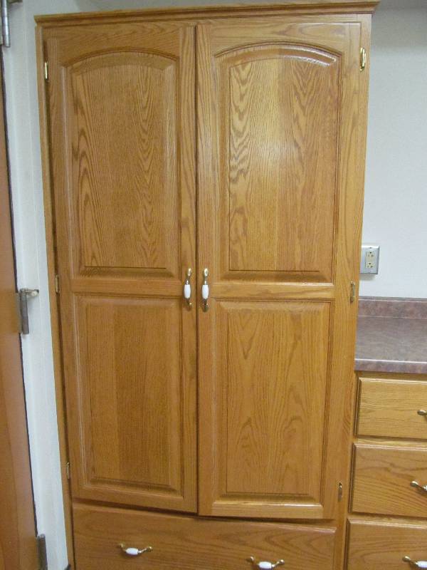 lot 748 image: Room 3- Solid Wood Wardrobe (37x25x72)