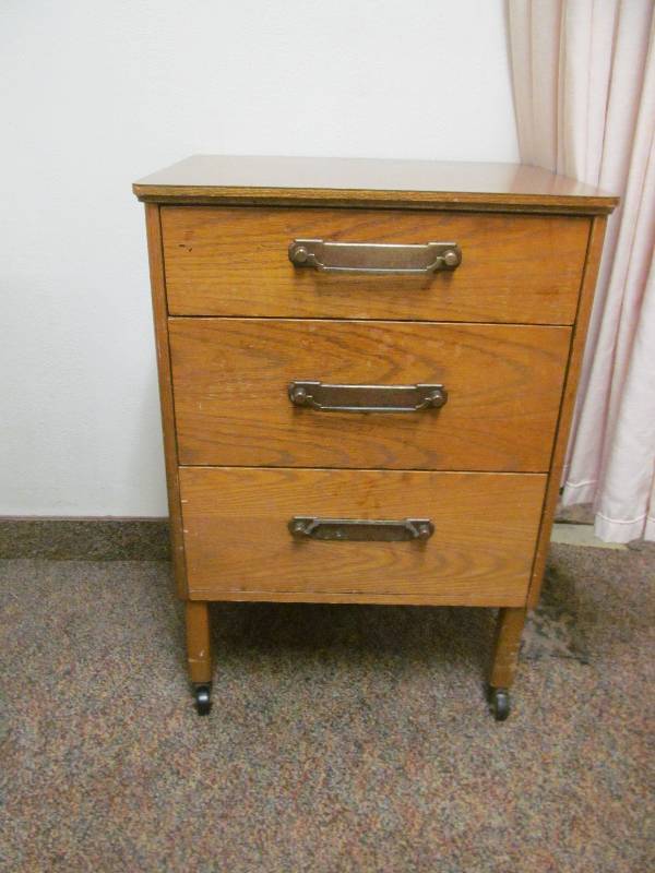 lot 756 image: Room 2- Nightstand on wheels (17x22x32)