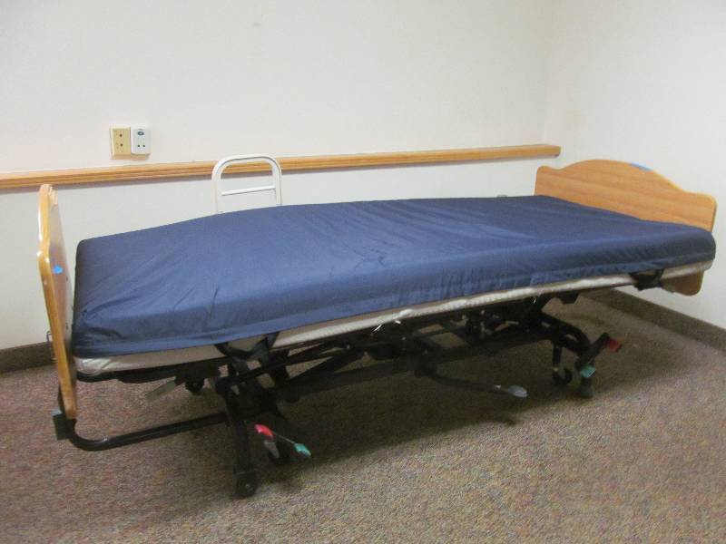 lot 760 image: Joerns Hospital bed