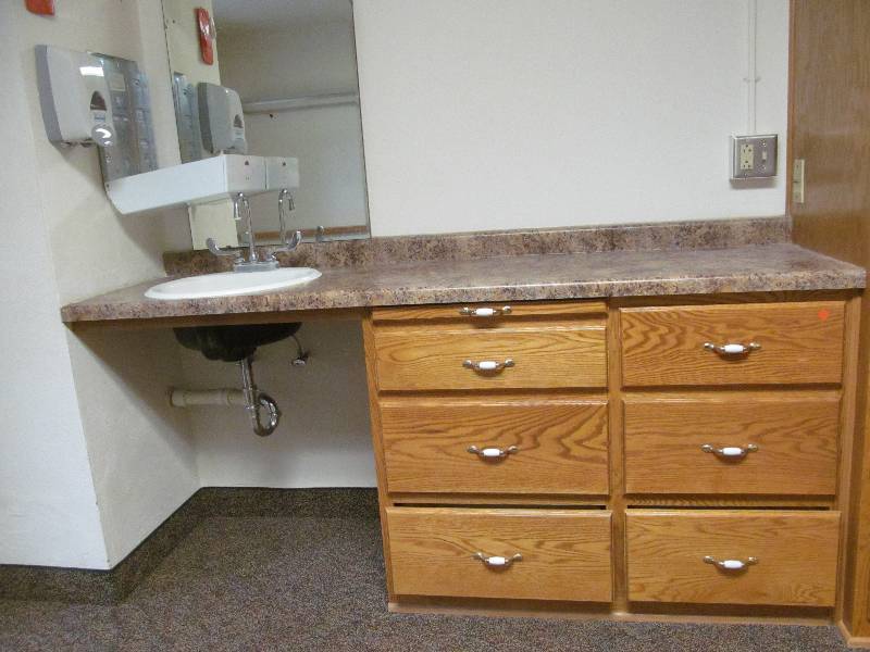 lot 766 image: Room 1- Vanity, 6 drawer cabinet, towel and soap dispenser (76)