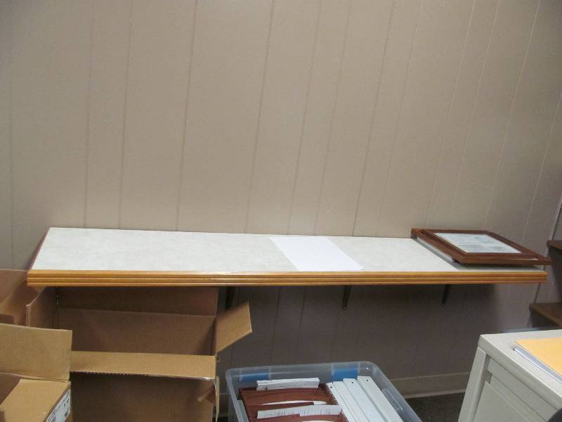 lot 779 image: Dr. Office- wall shelf (60x13)