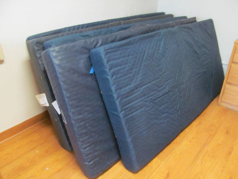 lot 782 image: Hospital bed mattresses (5)