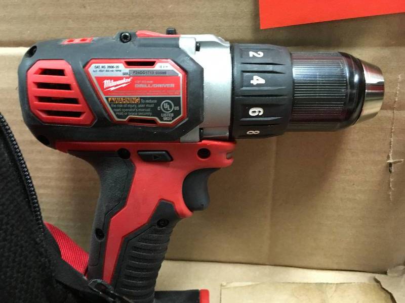 Milwaukee M18 18-Volt Lithium-Ion Brushless Cordless Hammer DrillImpact Combo Kit (2-Tool) W(1) Batteries, Charger, Bag in working conditions