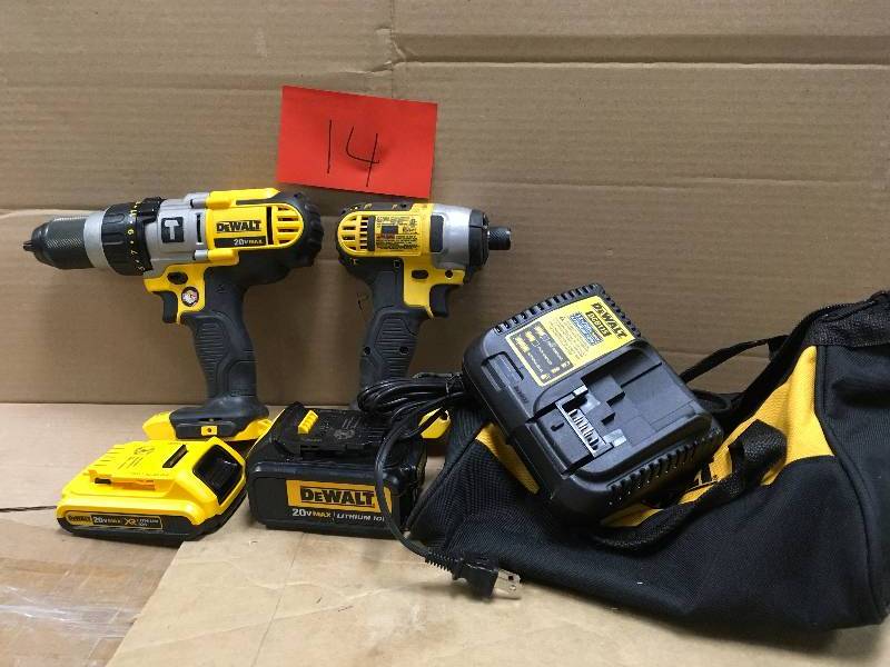 Dewalt FLEXVOLT 60-Volt and 20-Volt MAX Lithium-Ion Cordless Brushless Combo Kit (2-Tool) w 2Ah and 6Ah Batteries and Charger in working conditi