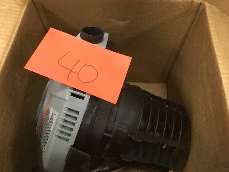 Bucket Head 5 gal. 1.75-Peak HP Wet Dry Vac in working conditions