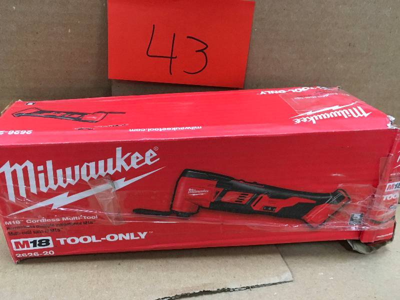 Milwaukee M18 18-Volt Lithium-Ion Cordless Oscillating Multi-Tool (Tool-Only) in working condition
