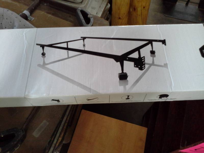 Metal Bed Frame - TwinFull