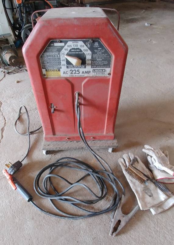 lot 2 image: Lincoln ARC Welder