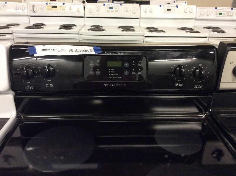 lot 15 image: Frigidaire Black Glass Top Electric Stove