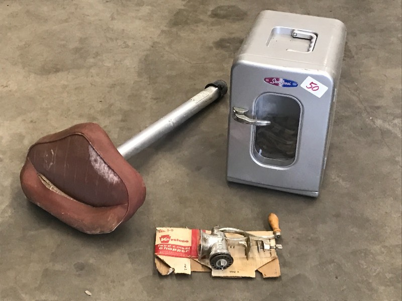 lot 50 image: Lot Of Pedastal Boat Seat, Meat Gr...