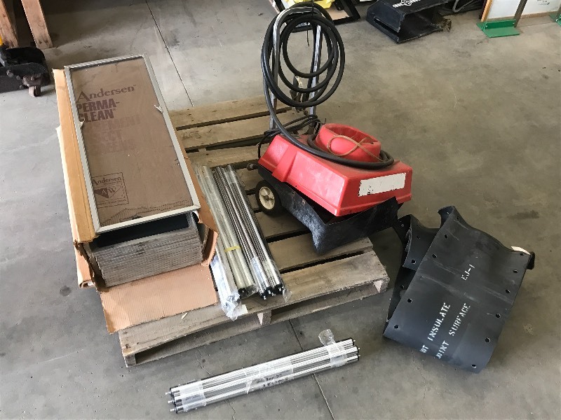 lot 71 image: Lot Of (18) 13.5x36.5 Anderson W...