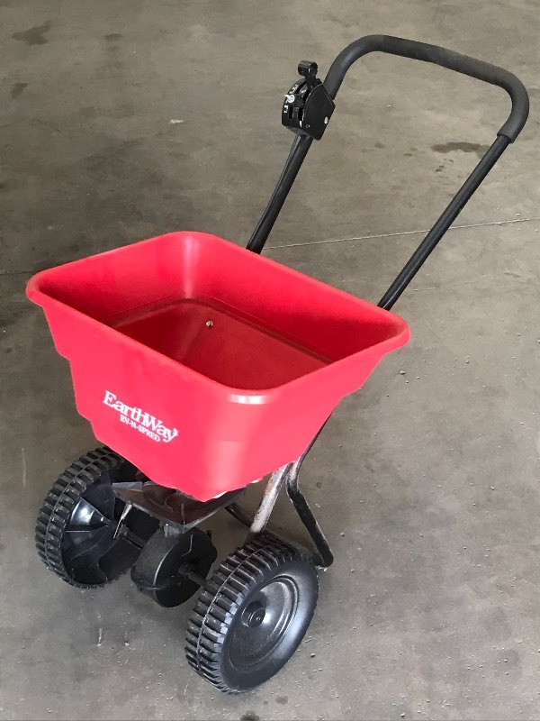lot 74 image: Earthway Fertilizer Spreader ...