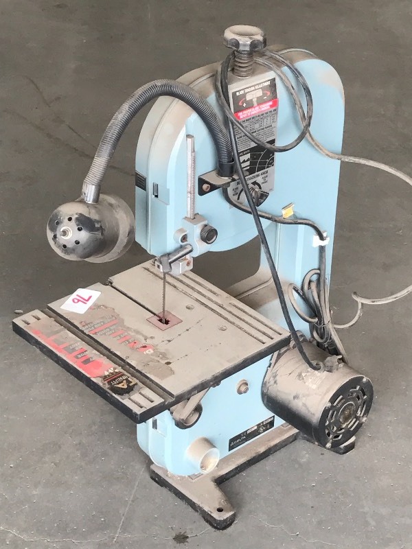 lot 76 image: Delta 9 Benchtop Bandsaw ...