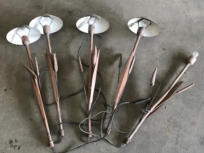 lot 87 image: (4) 20 Outdoor Low Voltage Landsca...