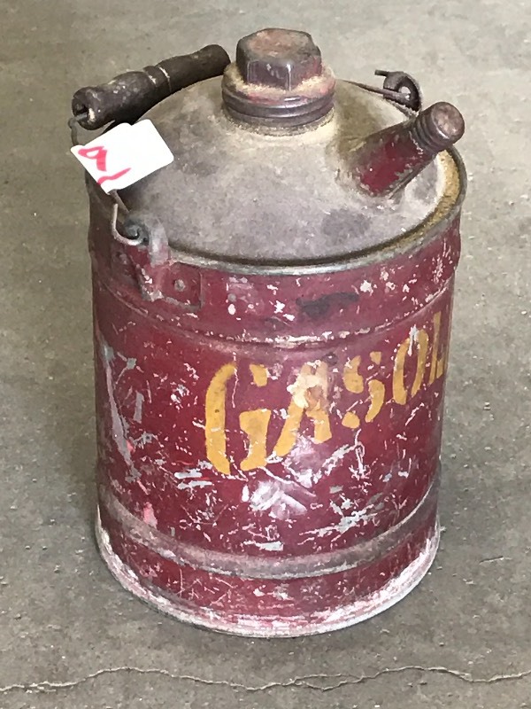 lot 99 image: Vintage 1-Gallo Gasoline Can ...