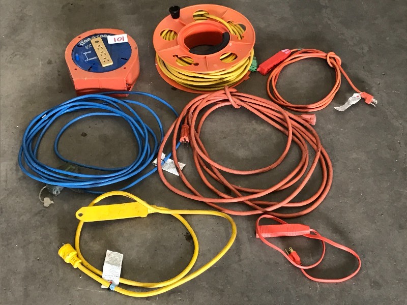 lot 101 image: Lot Of Electrical Cords & Cord Reel...