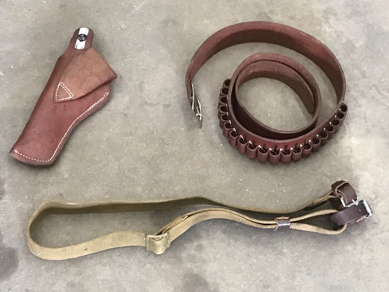 lot 102 image: Lot Of Leather Pistol Holster For ...