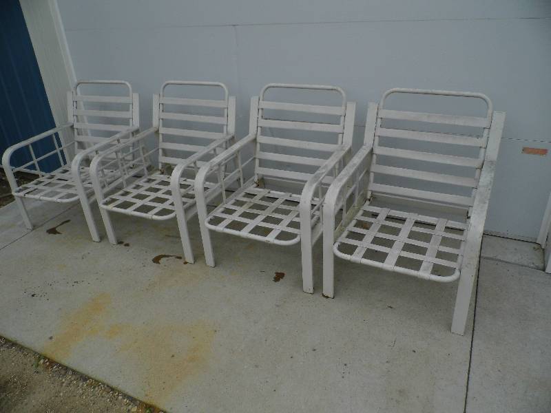 Lot of 4 Chairs