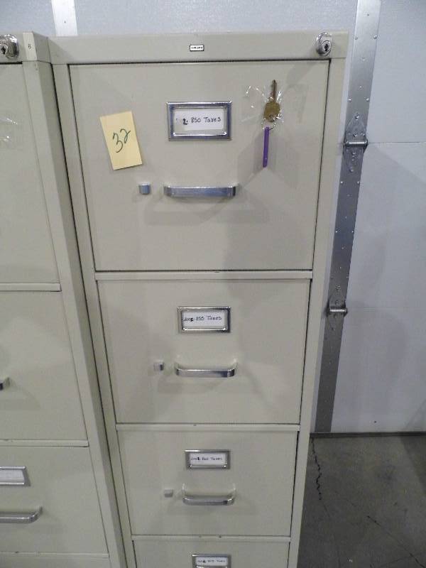 Hon File Cabinet w Key