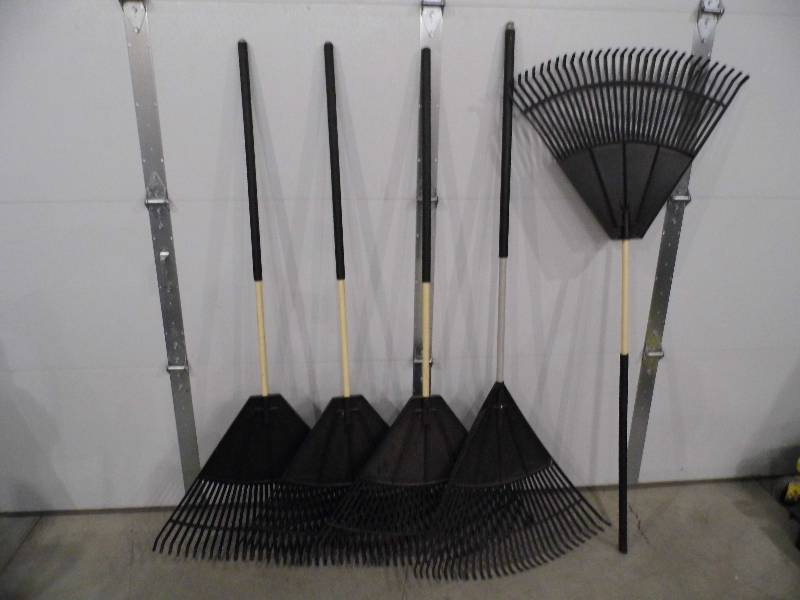 Lot of 5 Rakes