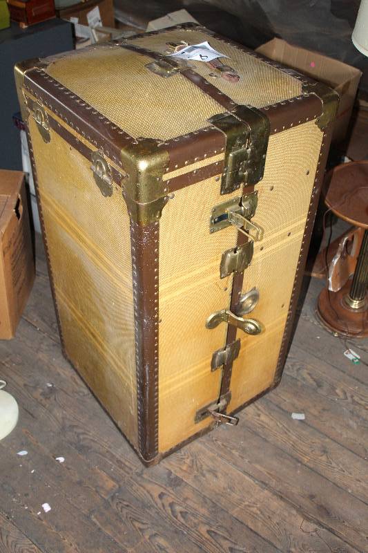 lot 28 image: Standing Wardrobe Steamer Trunk