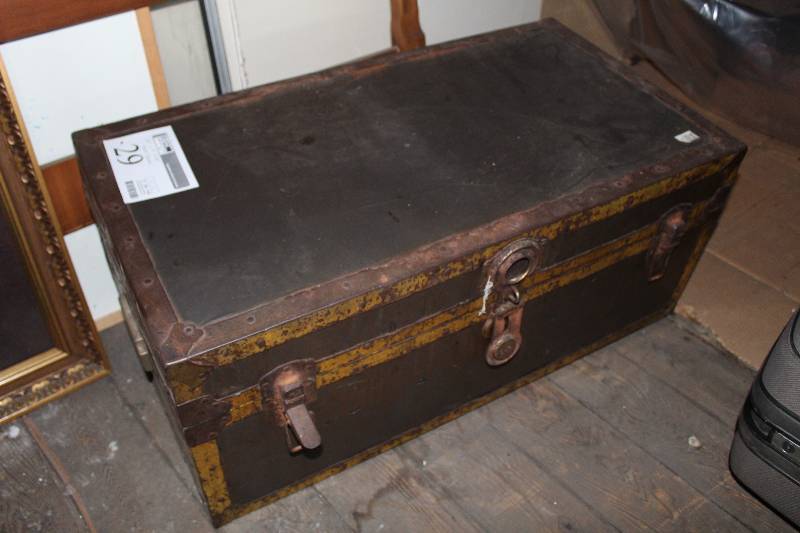 lot 29 image: Trunk w Cedar Lining