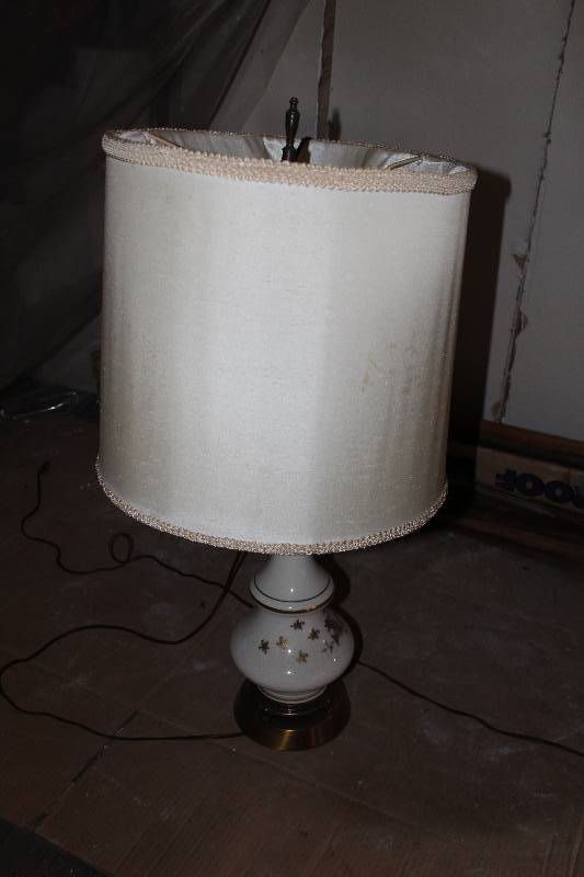 lot 47 image: Table Lamp