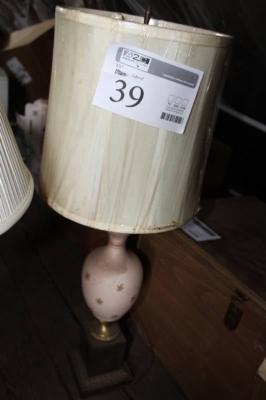 lot 39 image: Table Lamp
