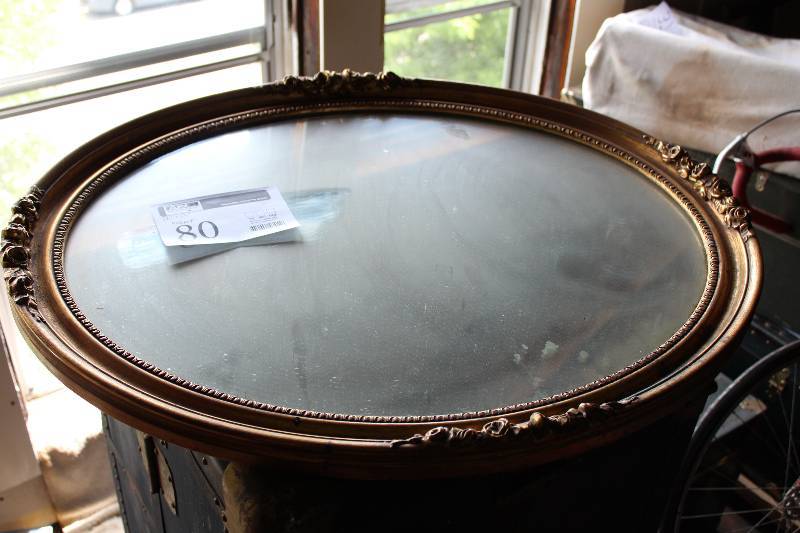 lot 80 image: Decorative Oval Frame Wall Mirror