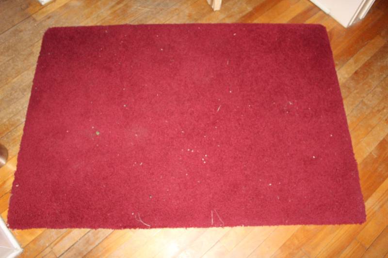 lot 21 image: Floor Rug