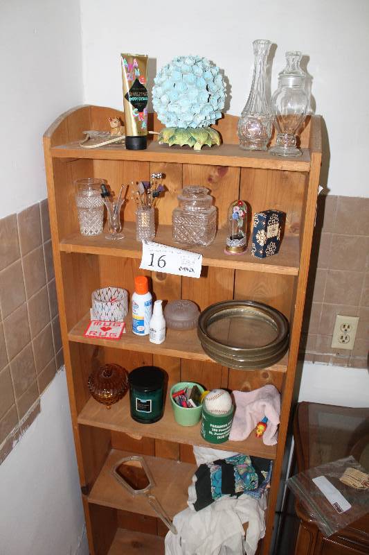 lot 16 image: Table Dcor, Glass Vases, Coozie, Hand Mirror, Baseball