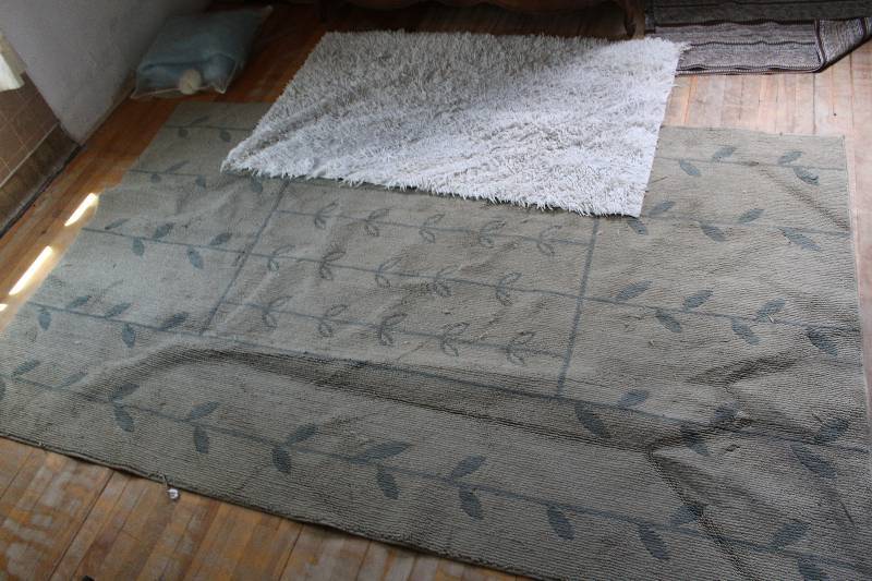 lot 19 image: Floor Rugs