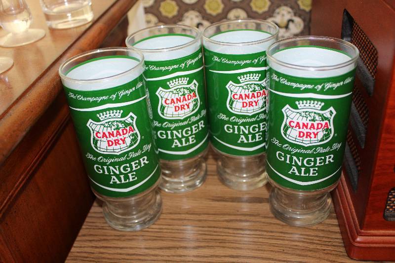 lot 107 image: Lot of (4) Canada Dry Ginger Ale Glasses