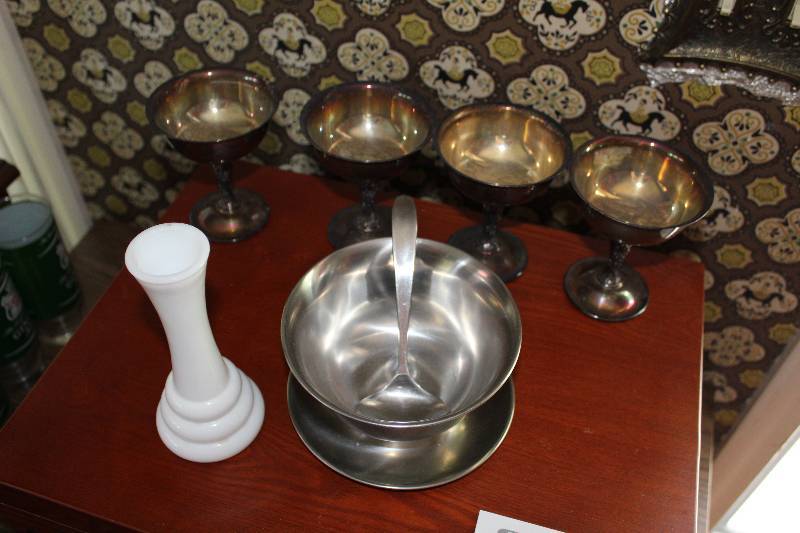 lot 108 image: Lot of (6) Pewter & Glass Dinnerware - 4-Pewter Cups, 1-Pewter Bowl, 1-Glass Vase