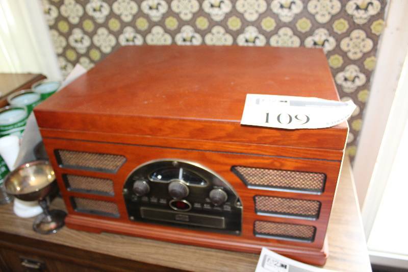 lot 109 image: Crosley AMFMPhonographCD Player Music Box
