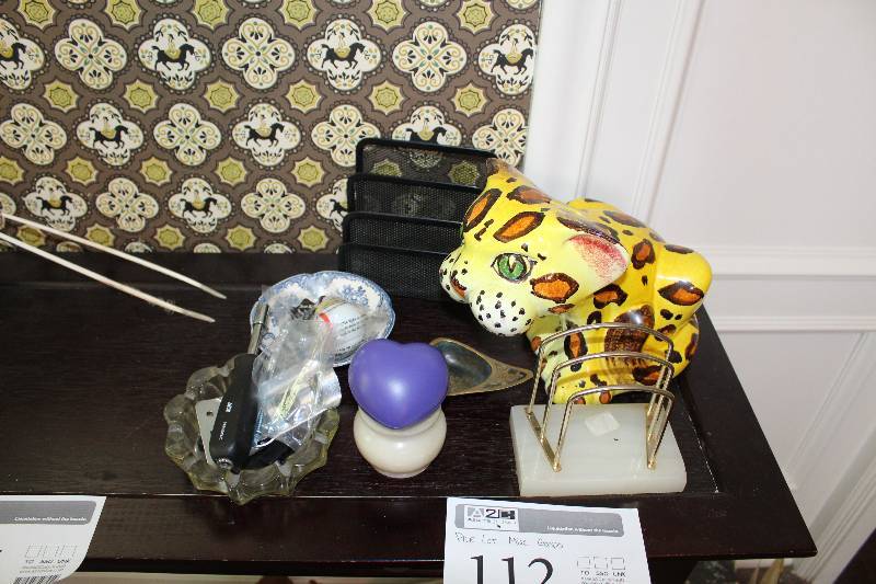 lot 112 image: Desk Organizers, Table Dcor, Screwdriver