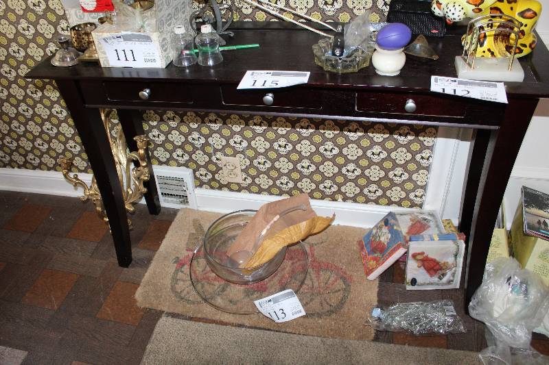 lot 115 image: 3-Drawer Wood Desk Table