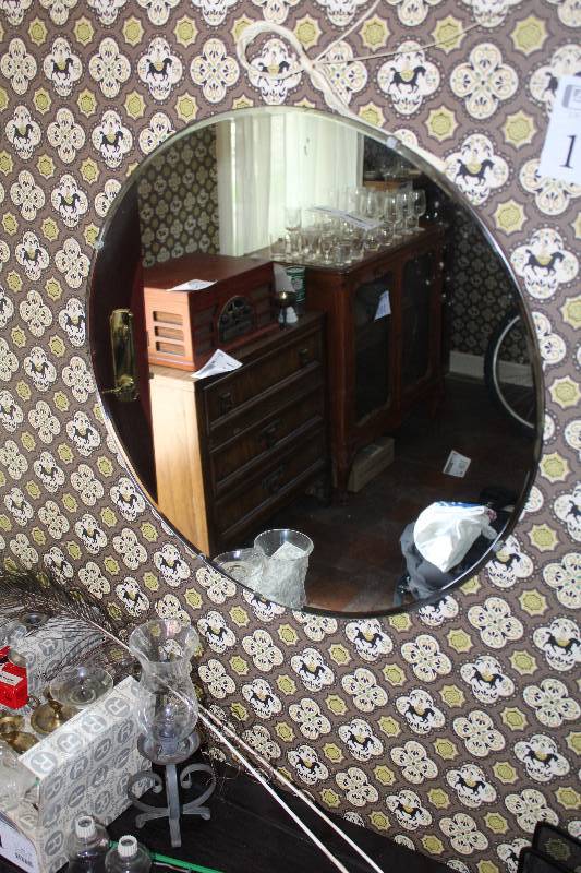 lot 114 image: Round Wall Mirror