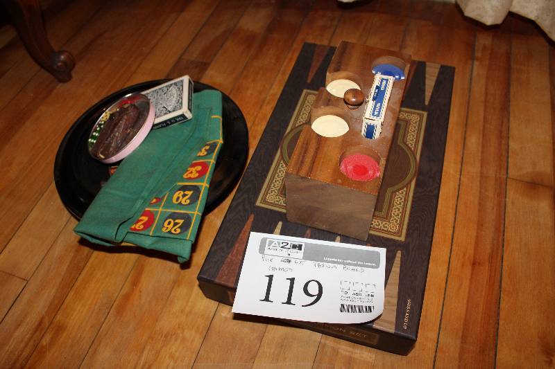lot 119 image: Poker Chips, Roullette, Backgammon