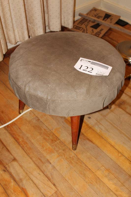 lot 122 image: Ottoman