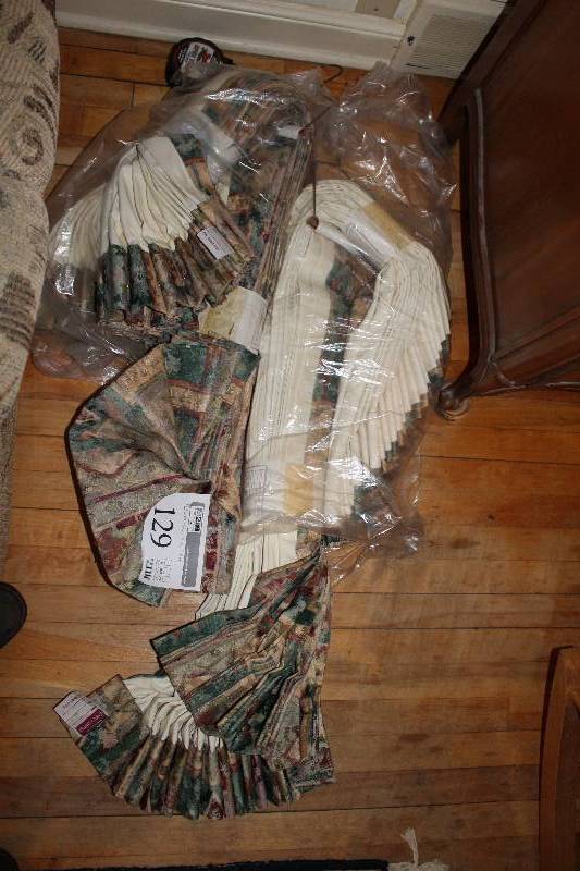 lot 129 image: Lot of (2) Curtains