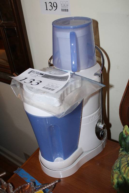 lot 133 image: Jack LaLannes Power Juicer Express w Accessories