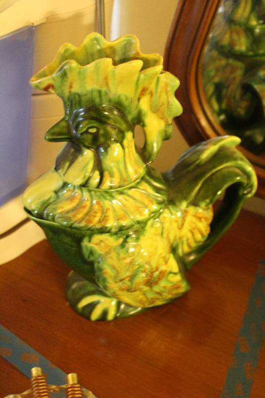 lot 134 image: Rooster Tea Pot