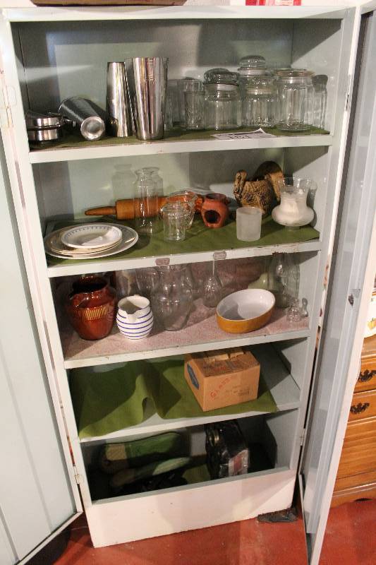 lot 181 image: Mixer, Plates, Glass Jars w Lids, Vases, Bar Mixer Glasses, Turkey Table Dcor, Candle Holders, And More