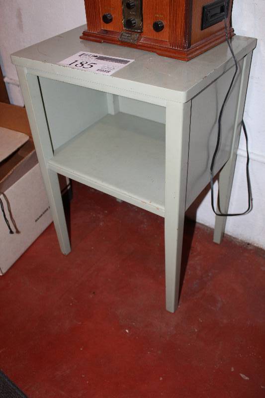 lot 185 image: End Table w Shelf