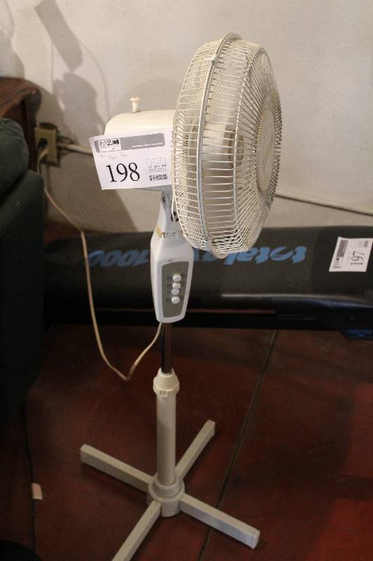 lot 198 image: Floor Stand Oscillating 3-Speed Fan