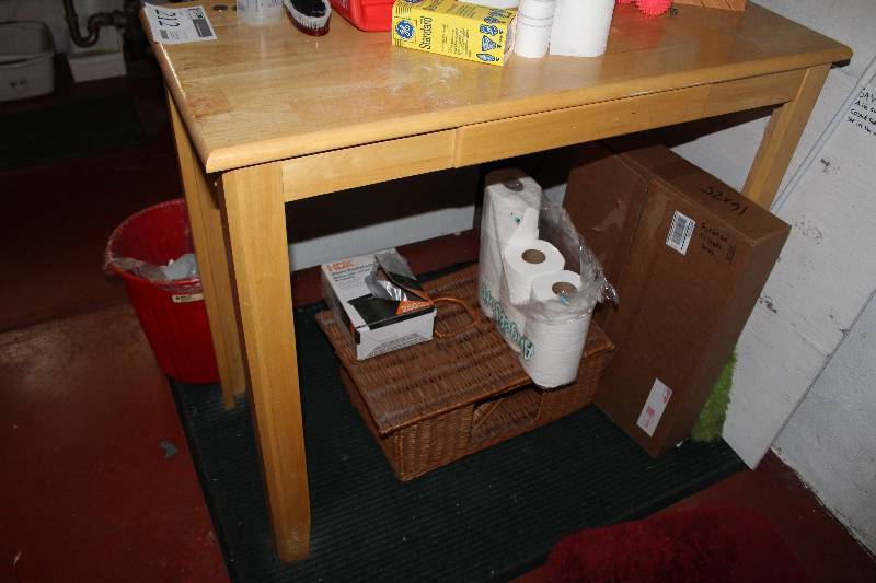 lot 212 image: Wood Table