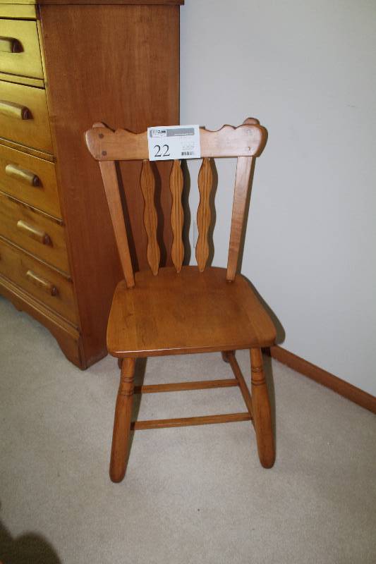 lot 22 image: Wood Chair