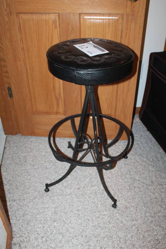 lot 12 image: Lot of (4) Bar Stools w Foot Rests